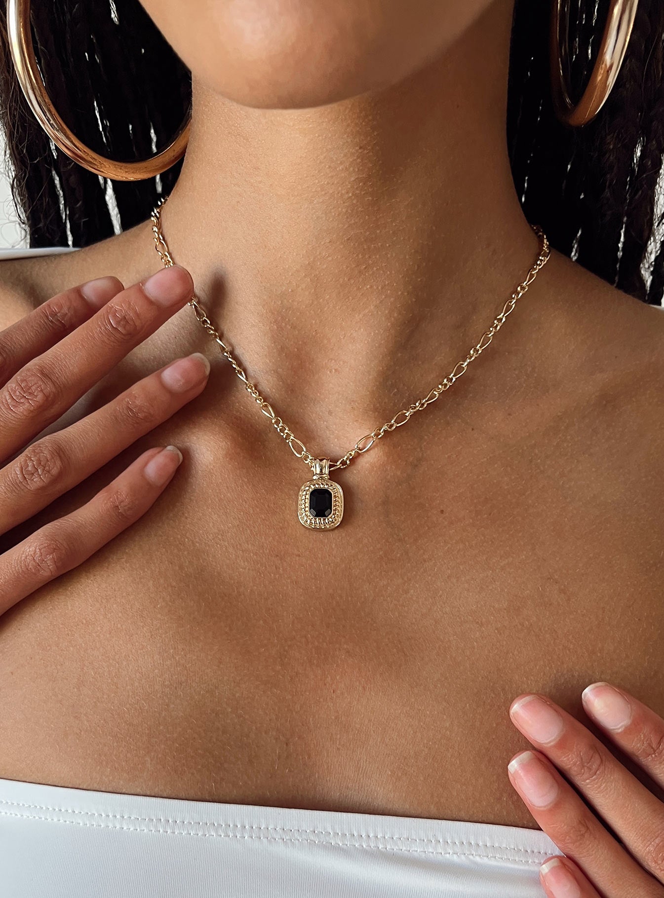 Setton Pendant Necklace Gold  Black