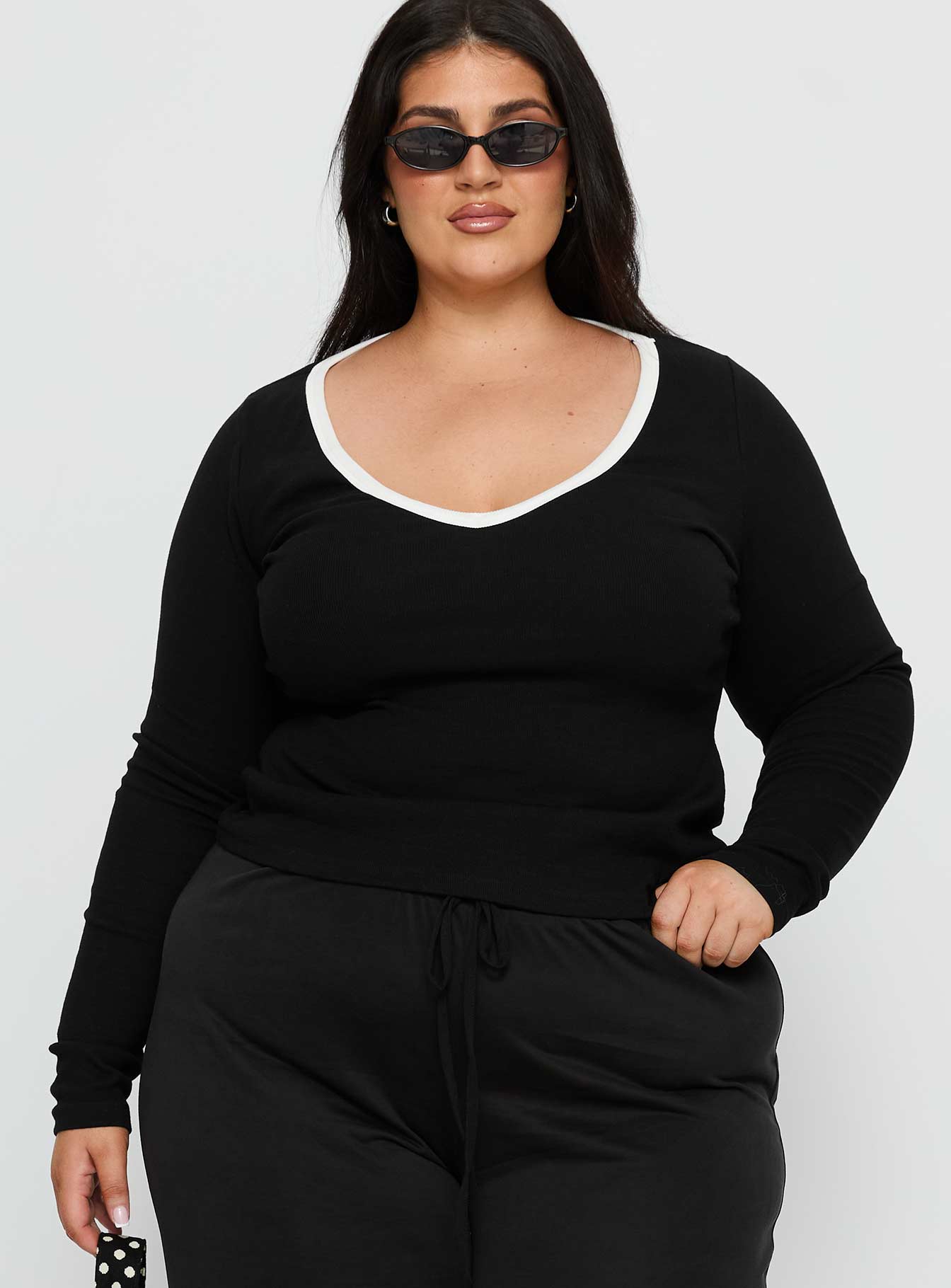 Baseline V Neck Long Sleeve Top Black White Curve - Image 2