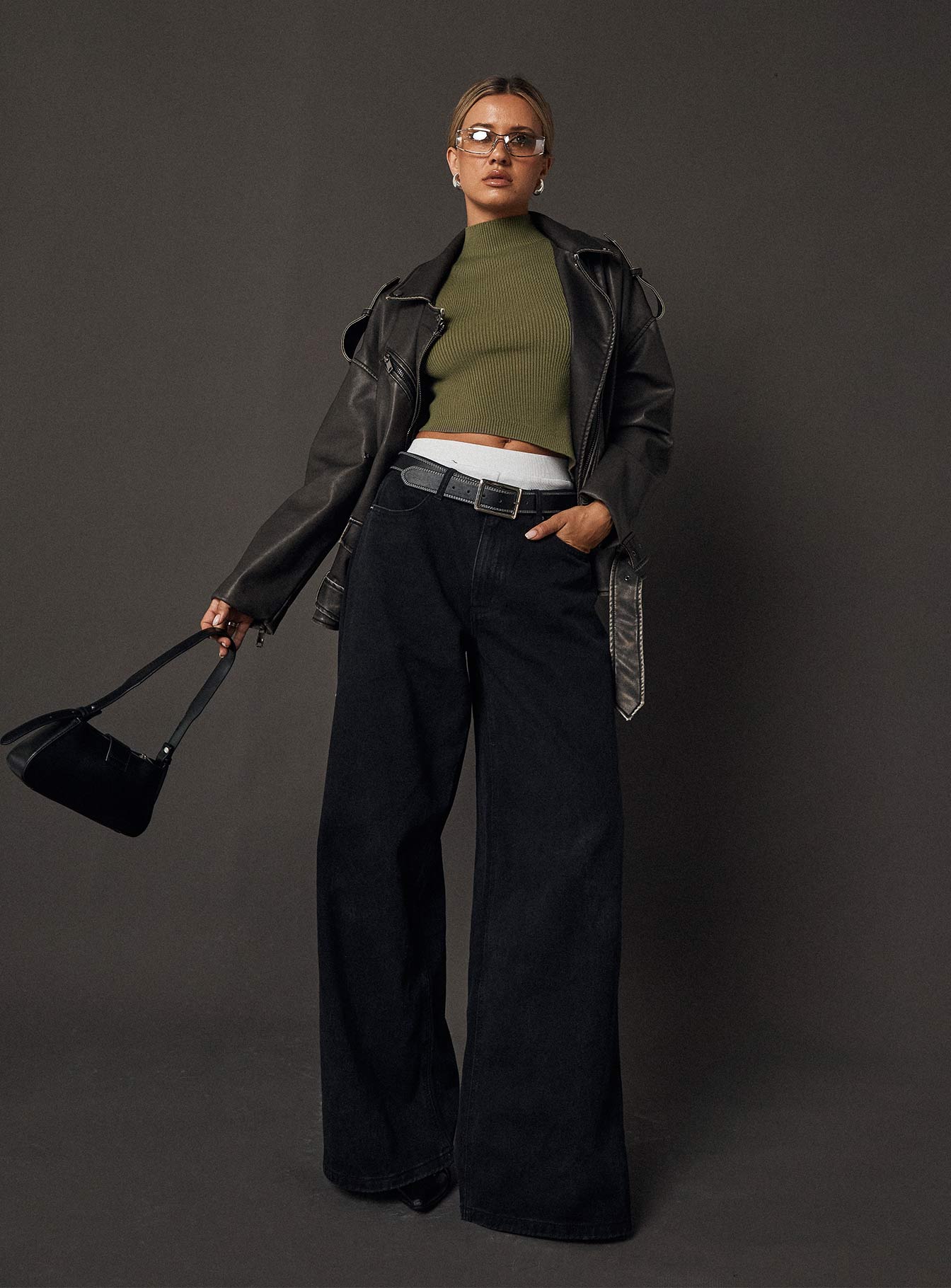 Naylor Mid Rise Wide Leg Jeans Washed Black Denim - Image 8
