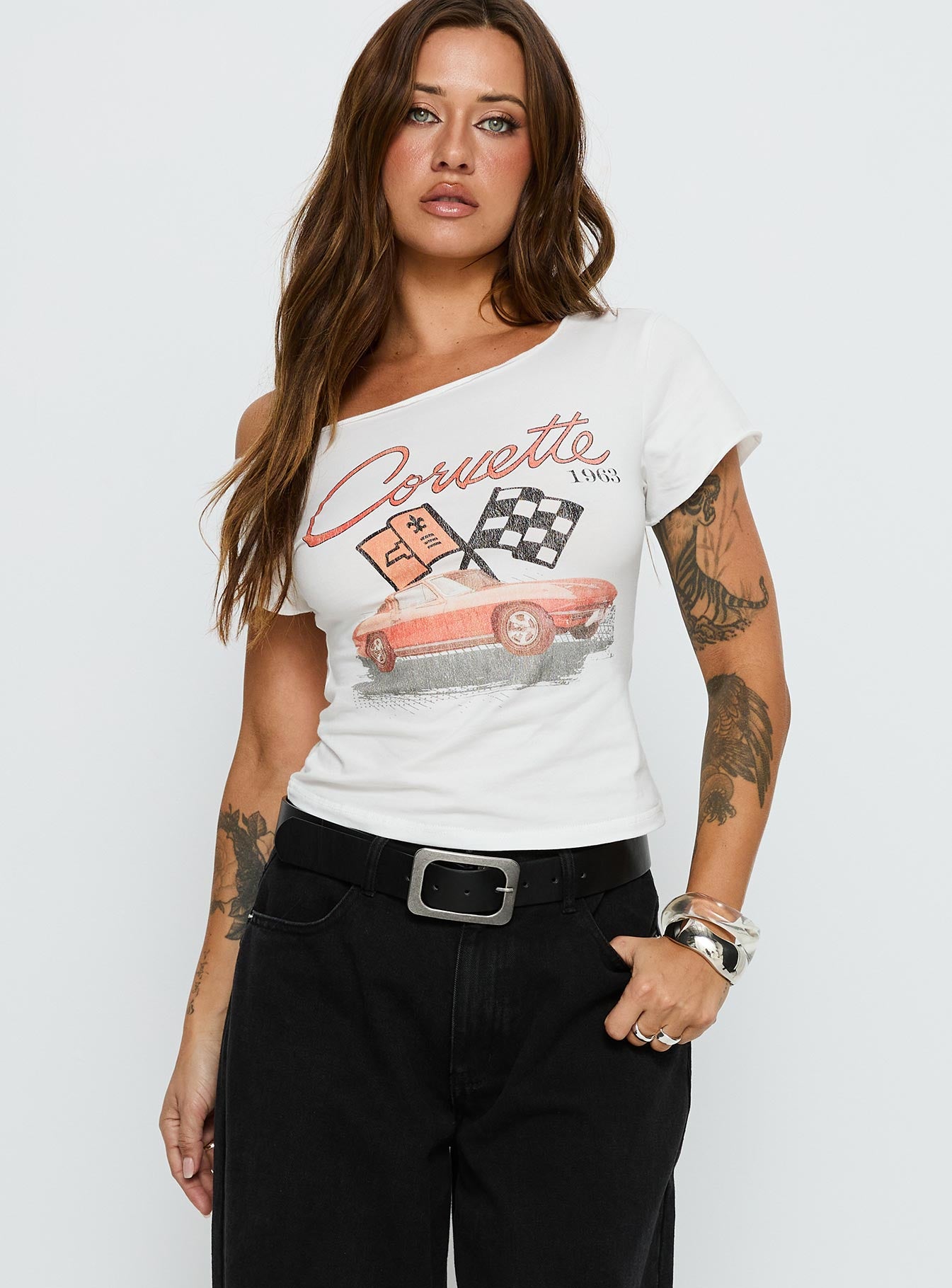 Corvette 1963 Off Shoulder Graphic Top White - Image 2