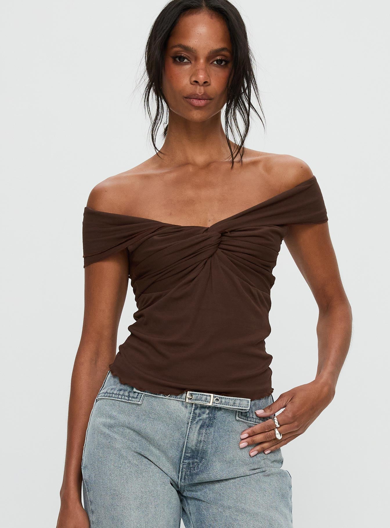 Suspiria Twist Off Shoulder Top Chocolate - Image 2