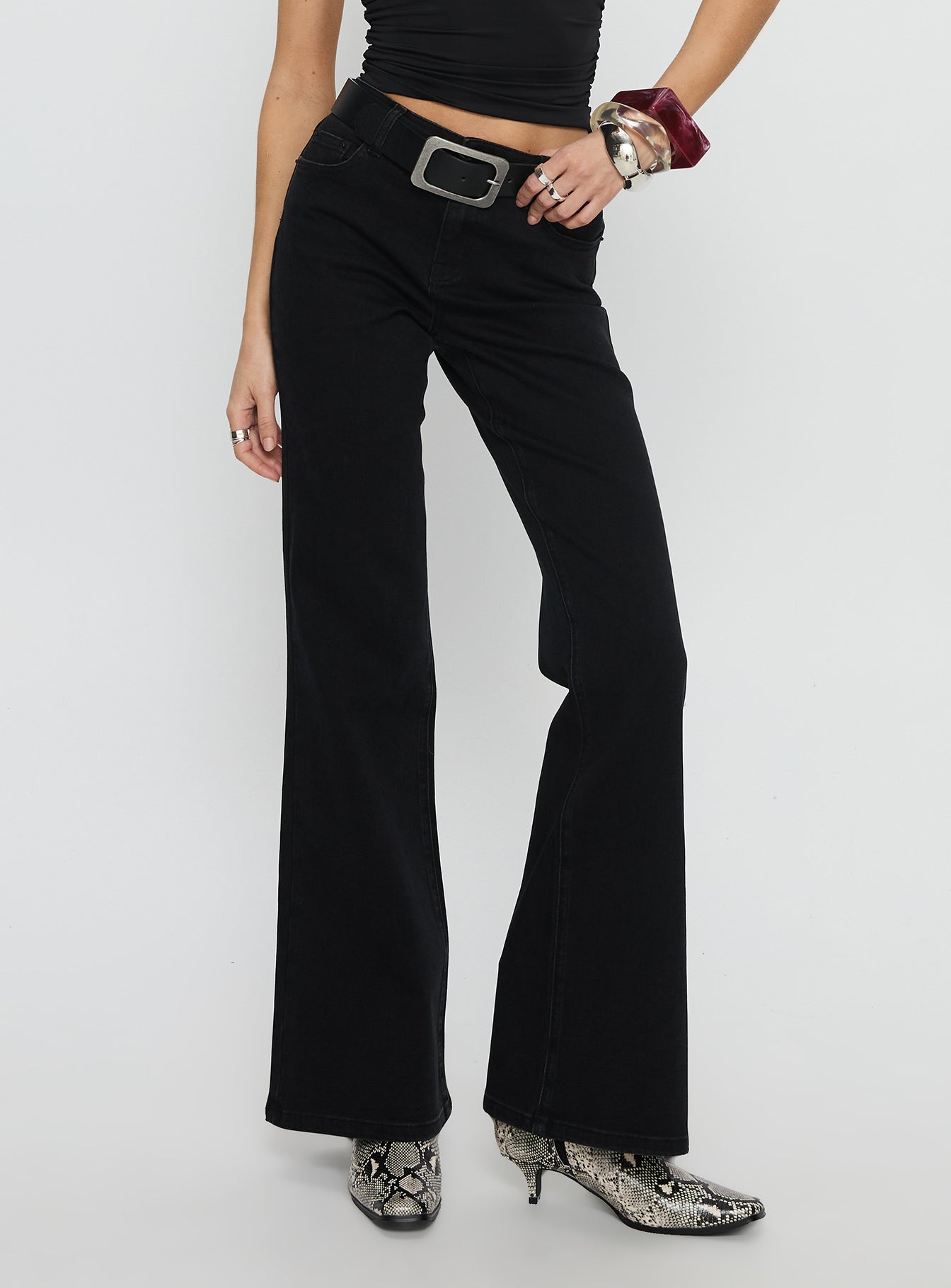 Magic Mirror Mid Rise Bootleg Jeans Washed Black - Image 2