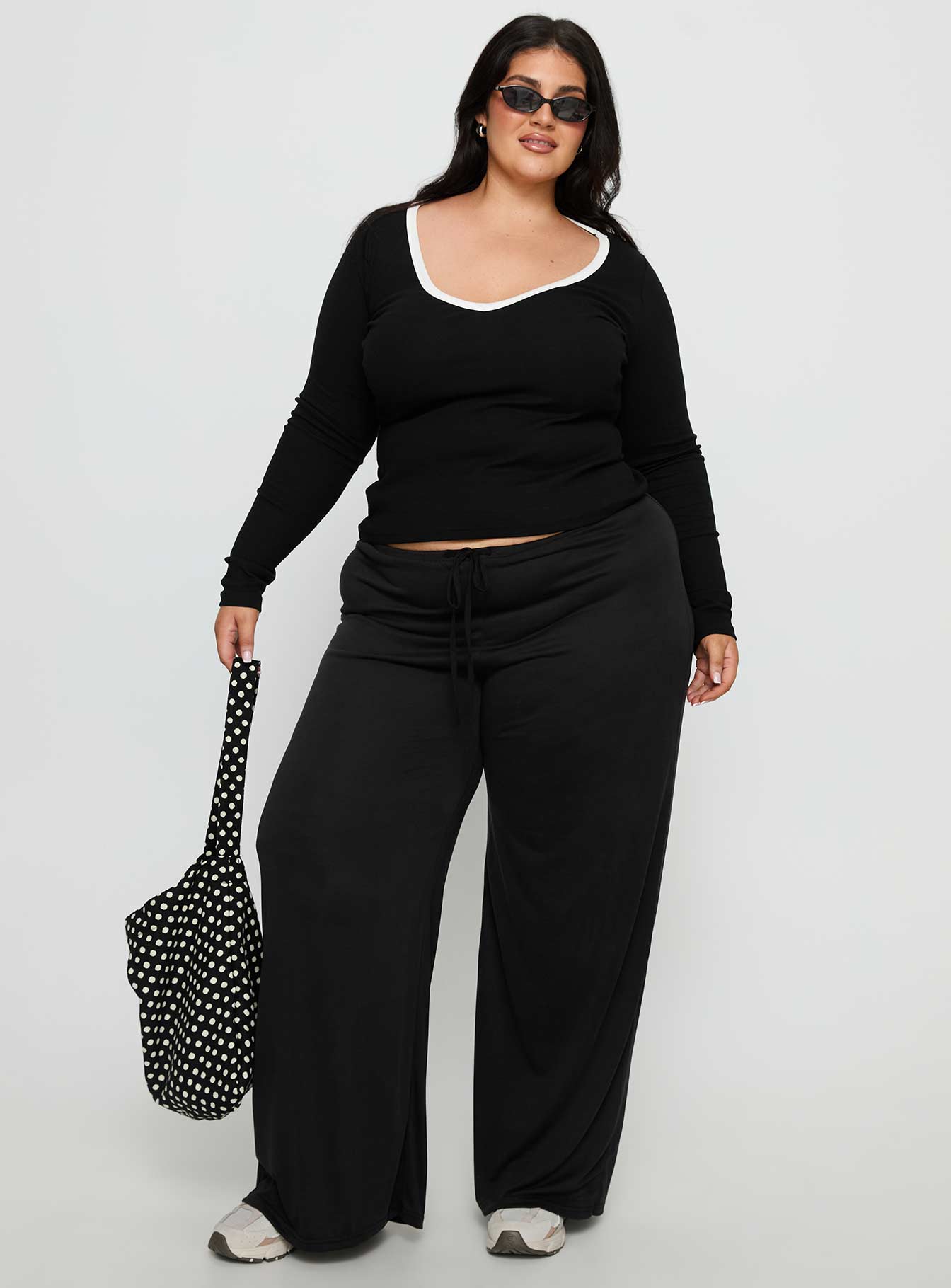 Baseline V Neck Long Sleeve Top Black White Curve - Image 3