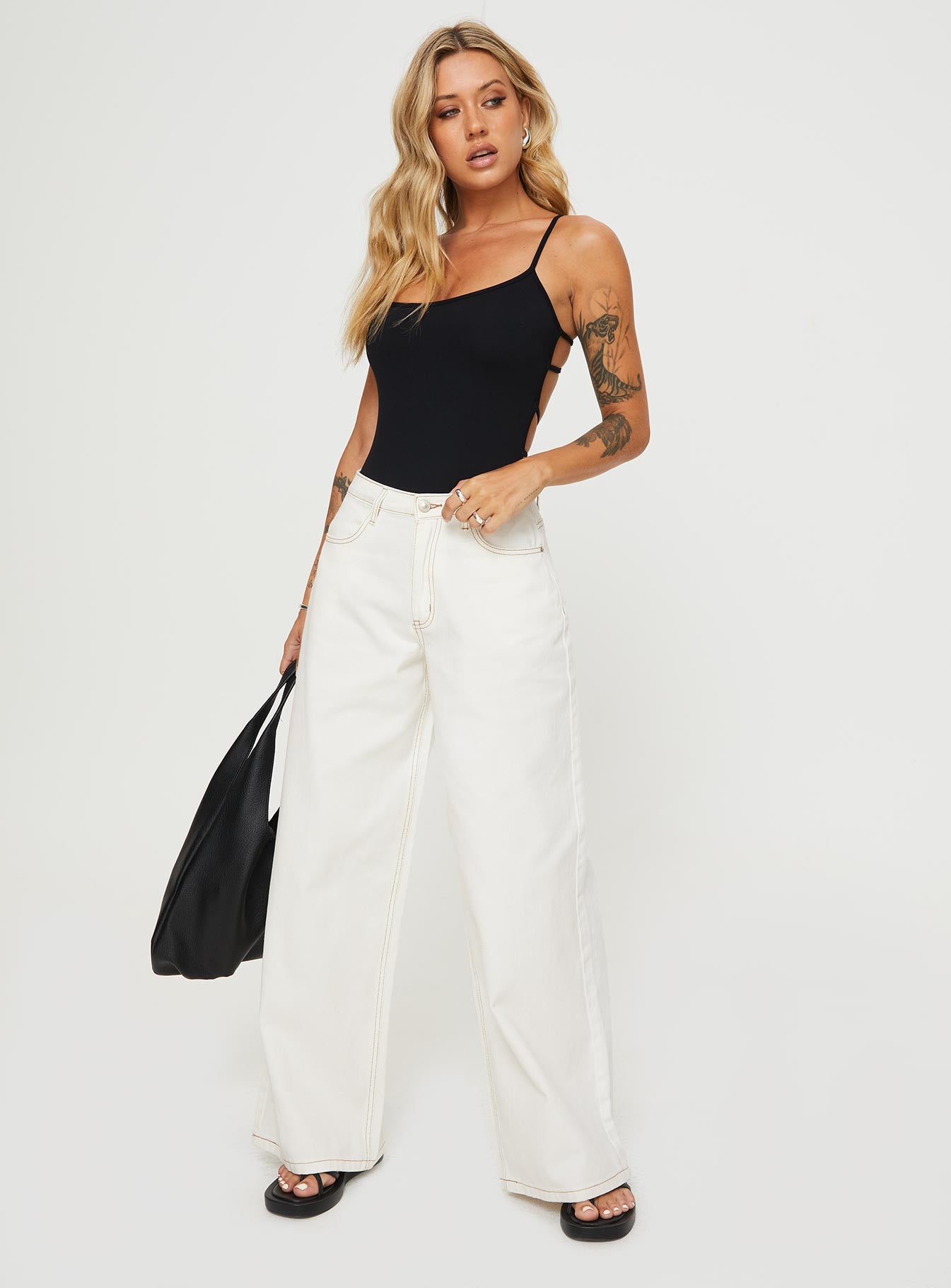 Naylor Wide Leg Jeans Cream Petite - Image 3