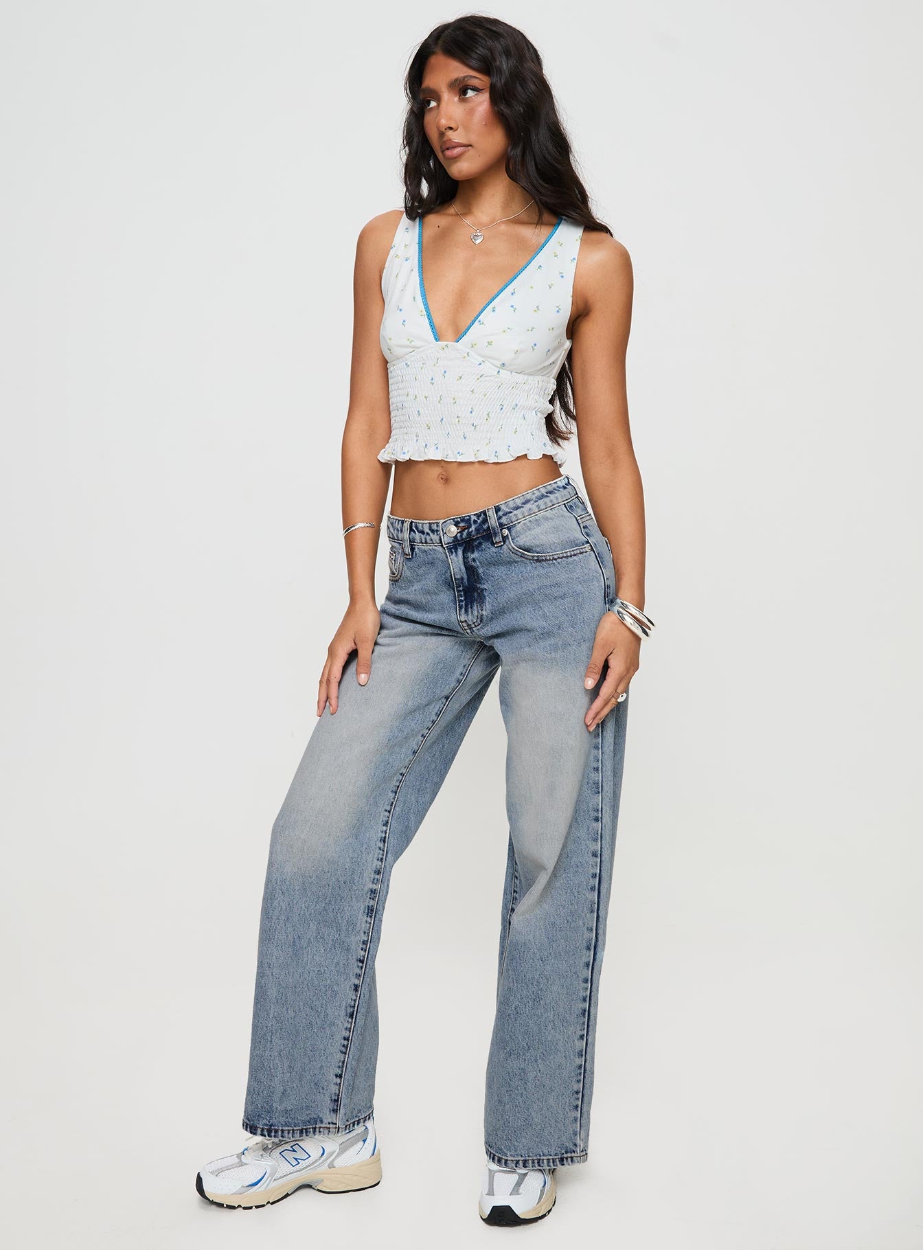 Ronine Low Rise Wide Leg Jeans Light Wash - Image 3