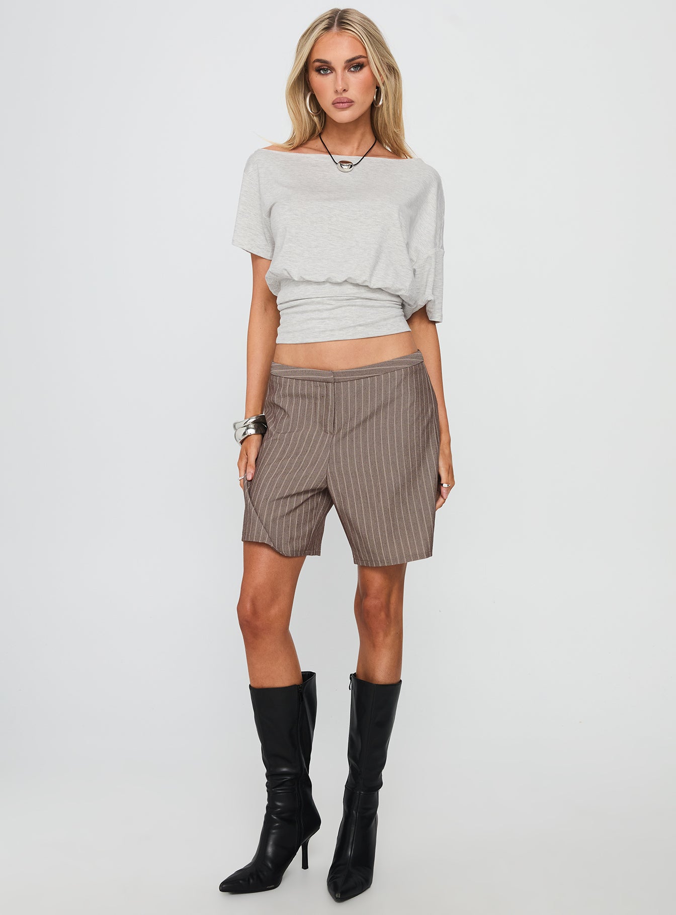 Sarun Short Pinstripe Brown - Image 3