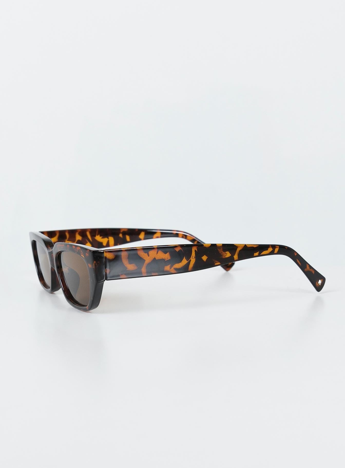 Winnick Sunglasses Tort - Image 3