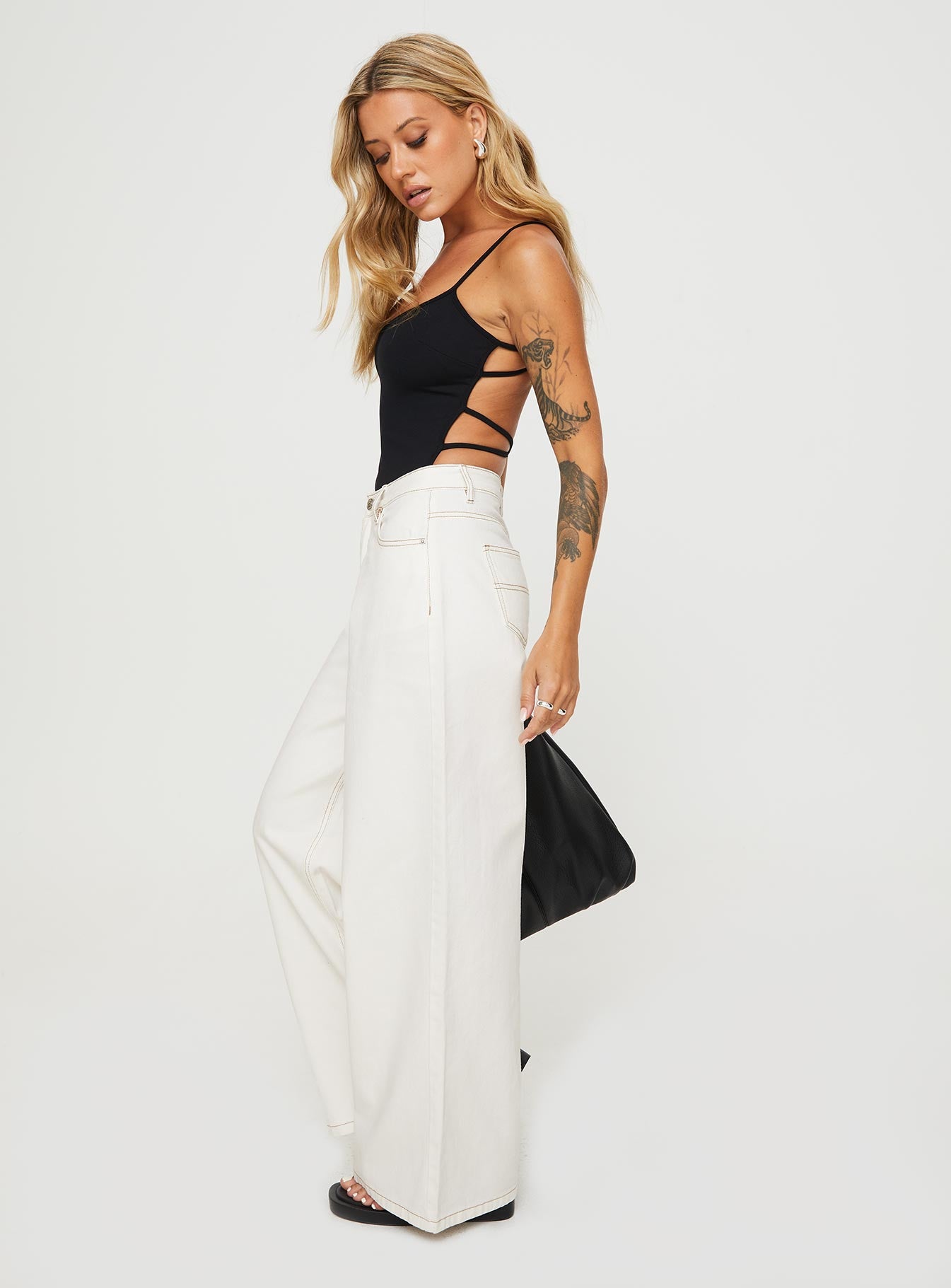 Naylor Mid Rise Wide Leg Jeans Cream Tall - Image 4