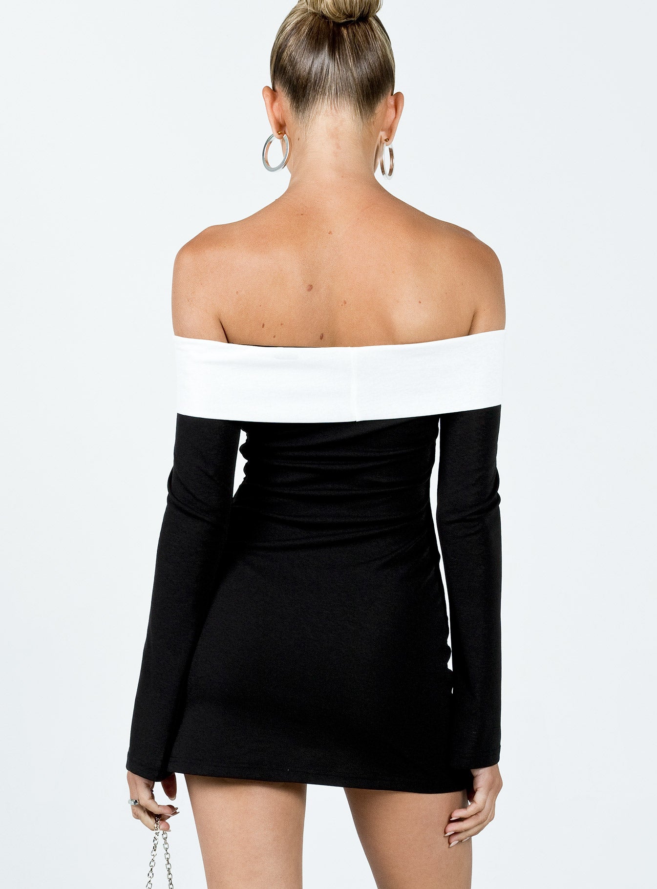 Anya Long Sleeve Off Shoulder Mini Dress Black White - Image 5