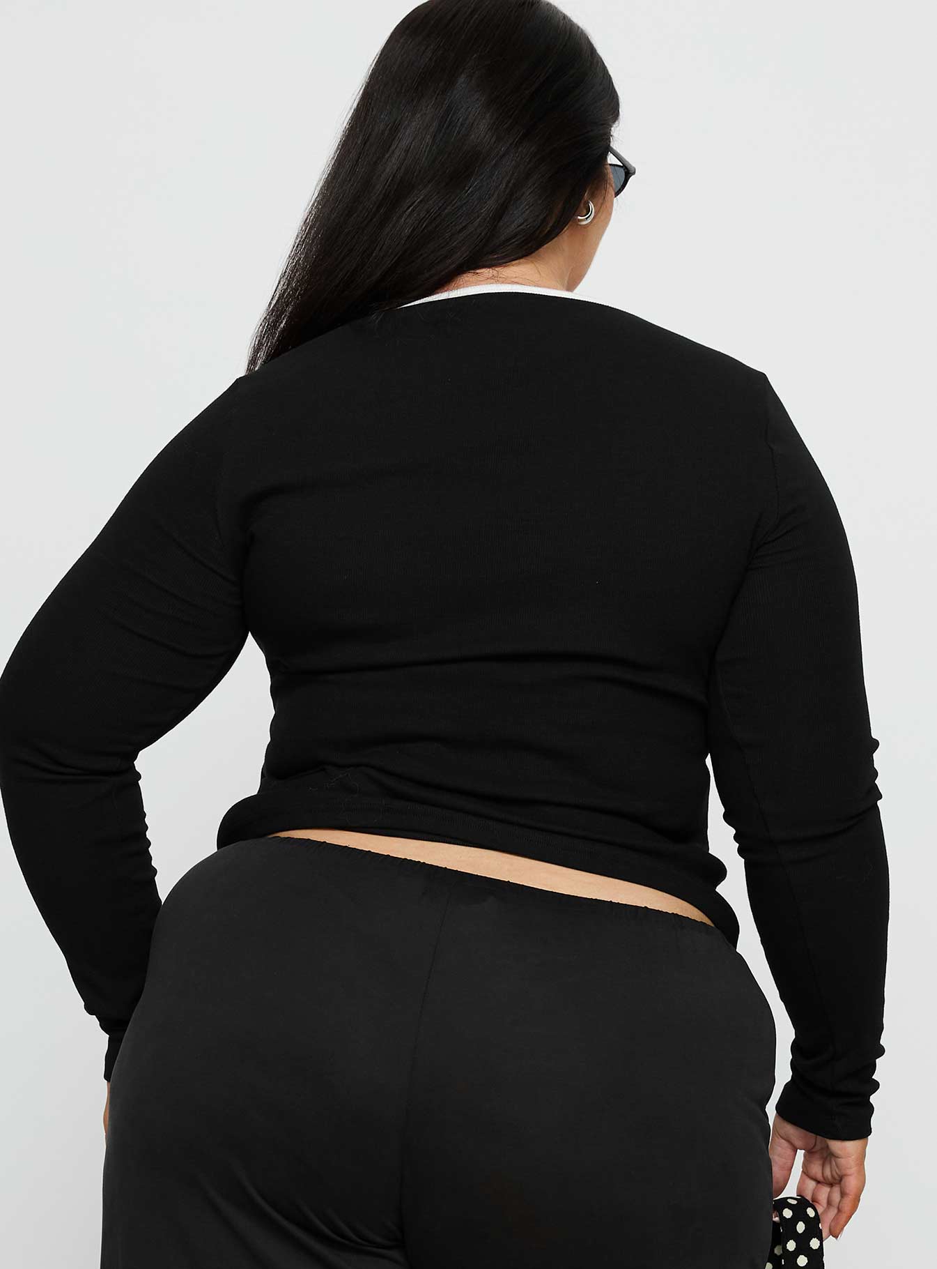 Baseline V Neck Long Sleeve Top Black White Curve - Image 5