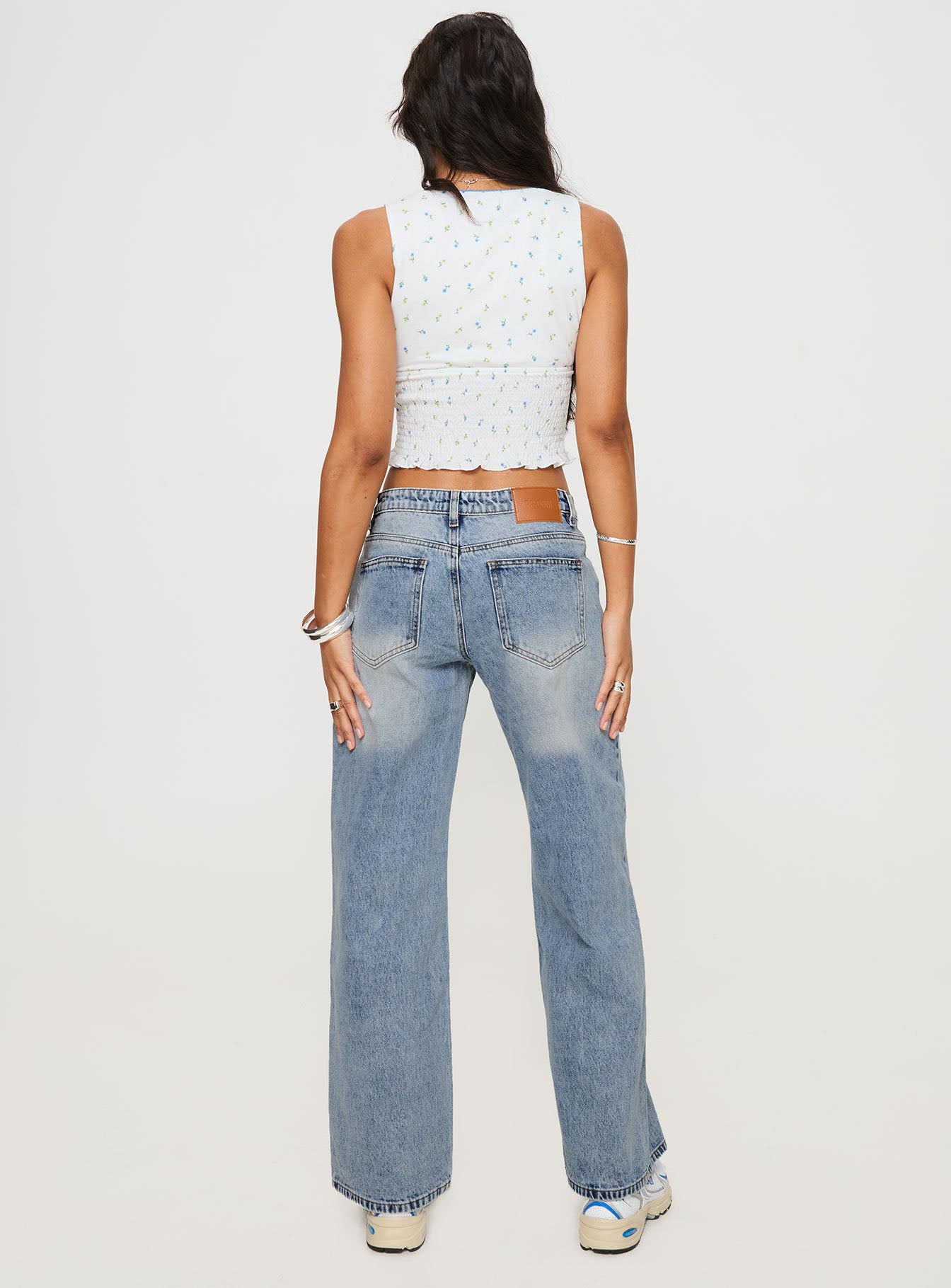 Ronine Low Rise Wide Leg Jeans Light Wash - Image 5