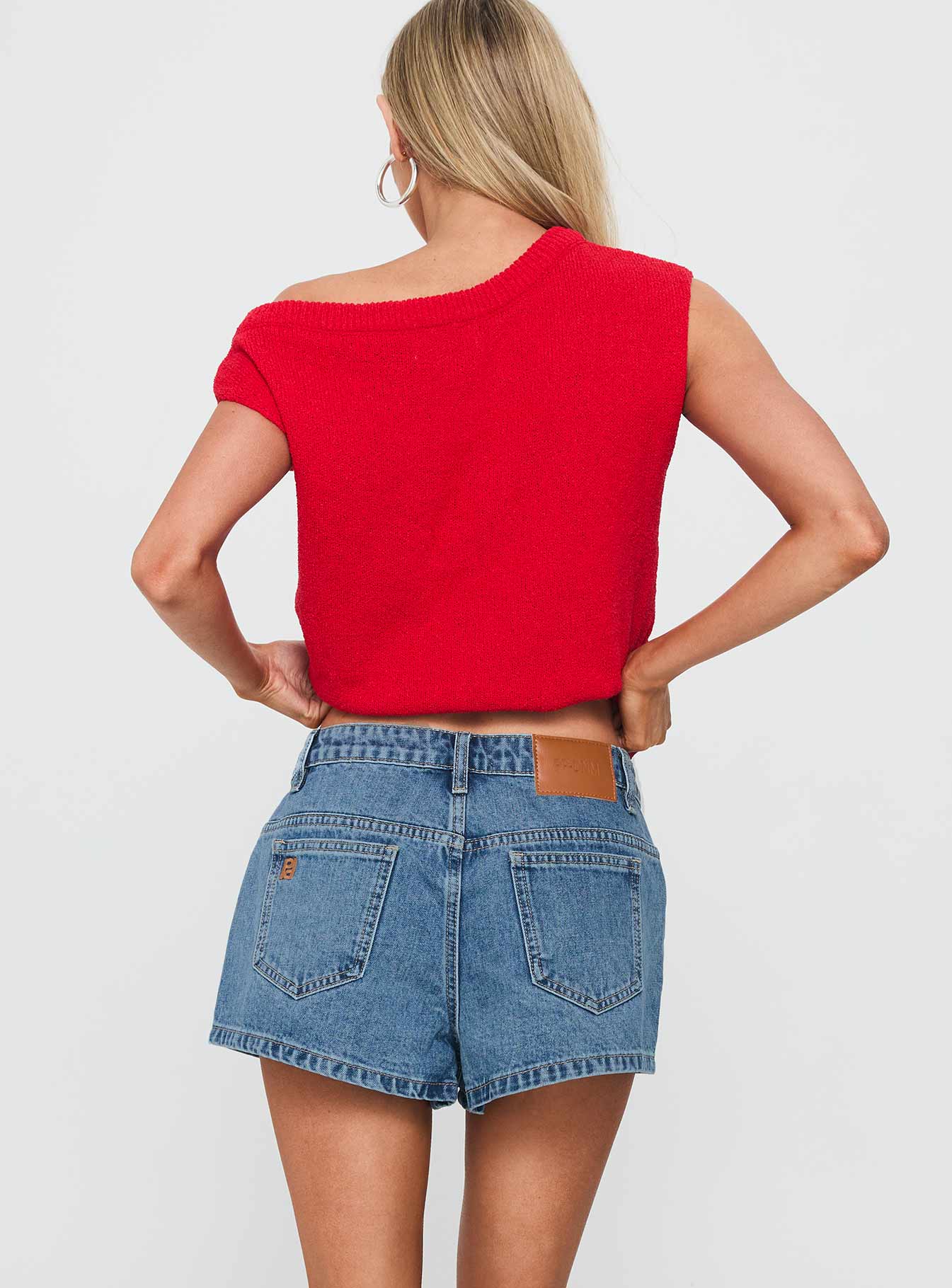 Dreamful Low Rise Mini Denim Short Light Wash - Image 5