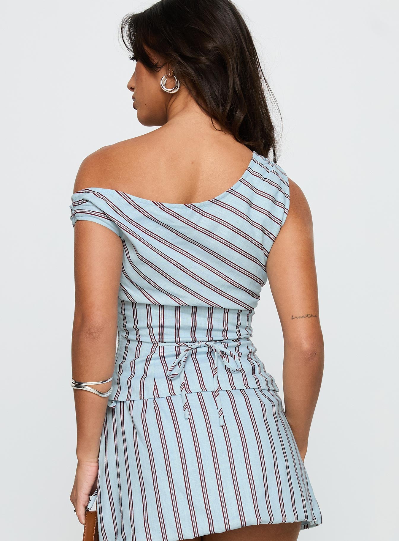 Del Rio Off The Shoulder Top Blue Maroon - Image 5