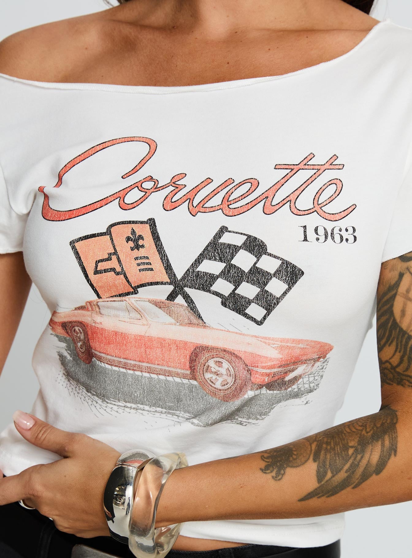 Corvette 1963 Off Shoulder Graphic Top White - Image 6