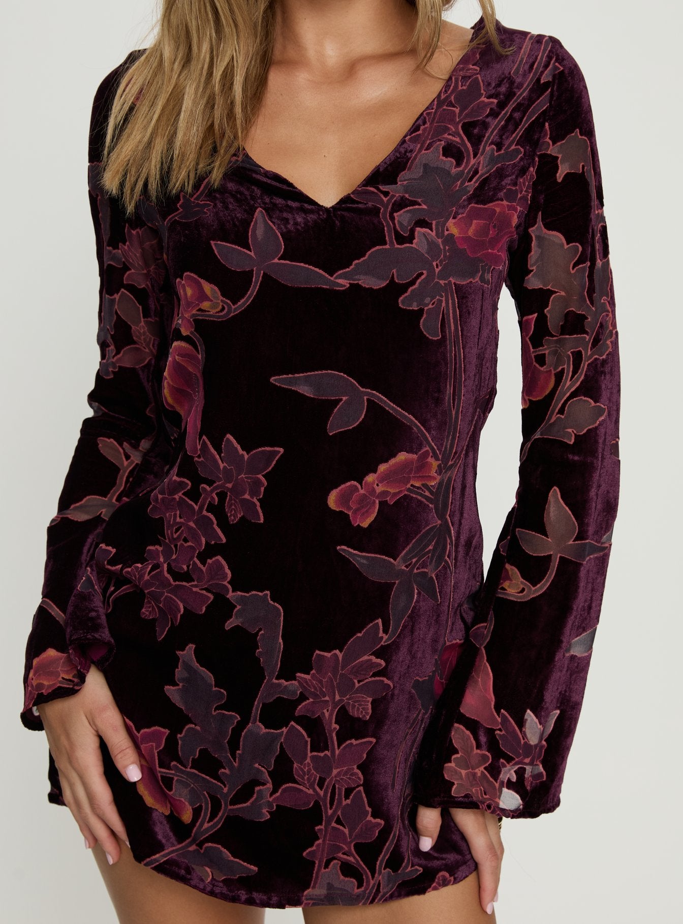Alitra Long Sleeve Mini Dress Floral Devore Burgundy - Image 5