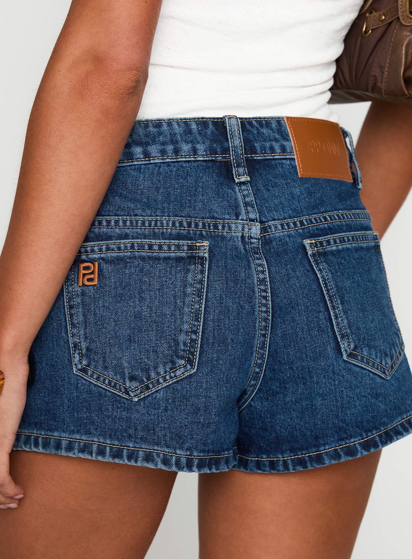 Dreamful Low Rise Mini Denim Short Mid Wash Tall - Image 7