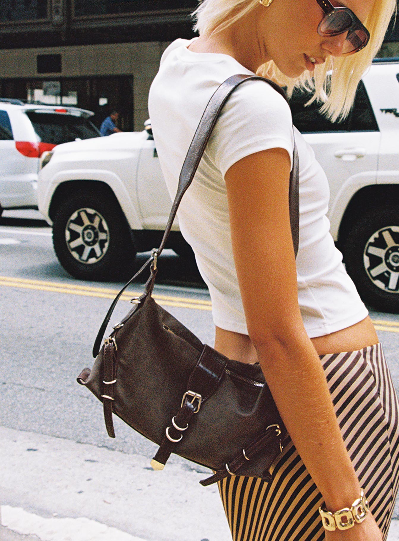 Anatolius Shoulder Bag Washed Brown - Image 9