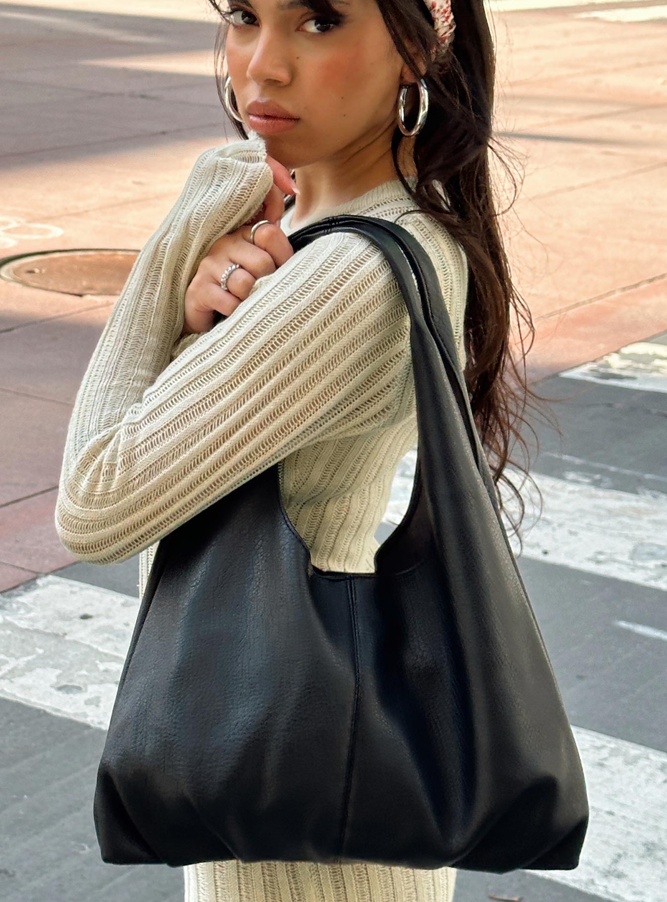 Zenia Shoulder Bag Black - Image 5